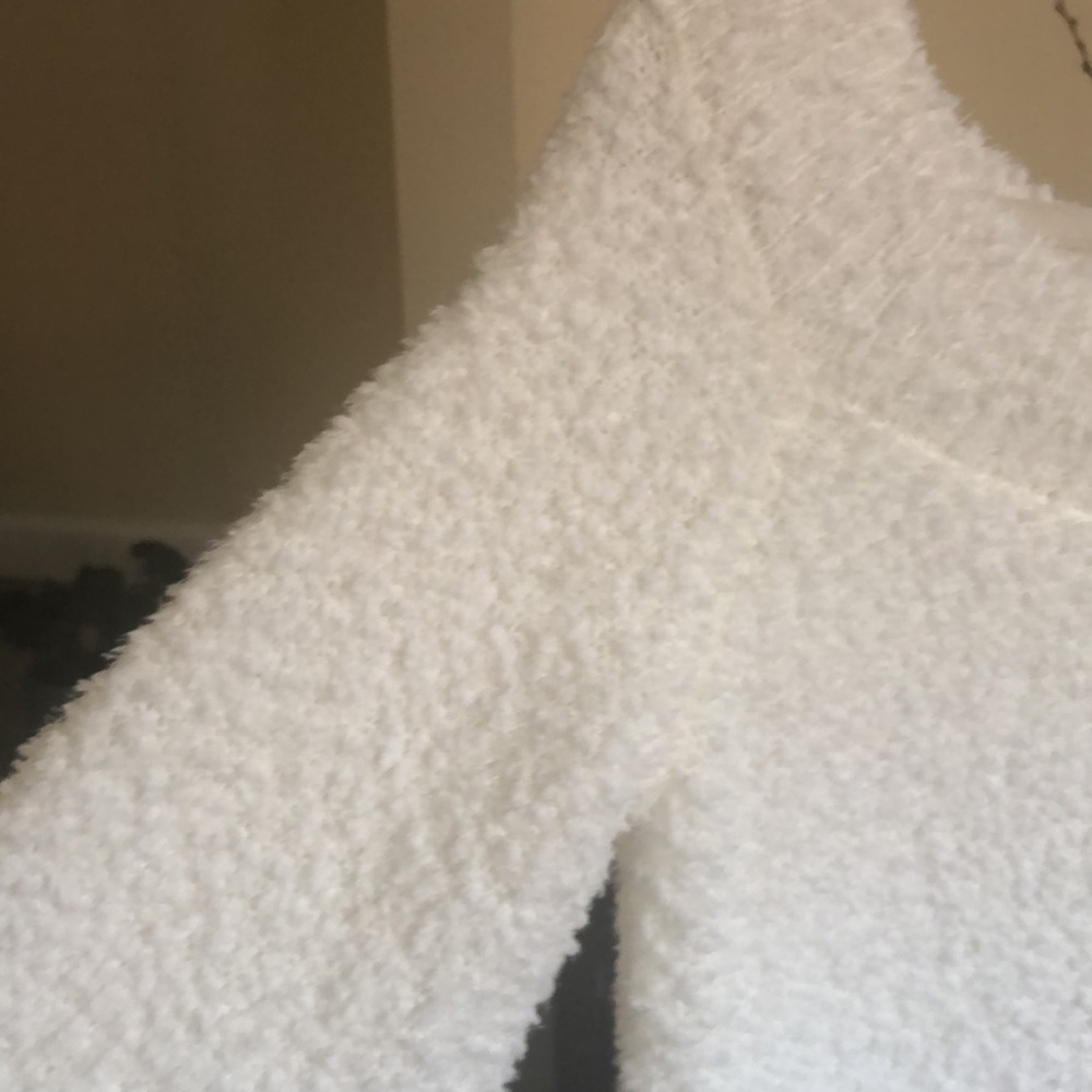 NWT Windsor Fluffy Plush White Sweater For Women-Warm and Magical Look I M - Picture 7 of 15